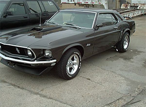 Antique Mustang - Side